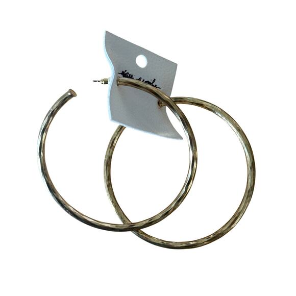 NWT Free People Nikis Oversized Hoops Gold - Picture 4 of 6